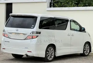 Toyota Vellfire 2010 White