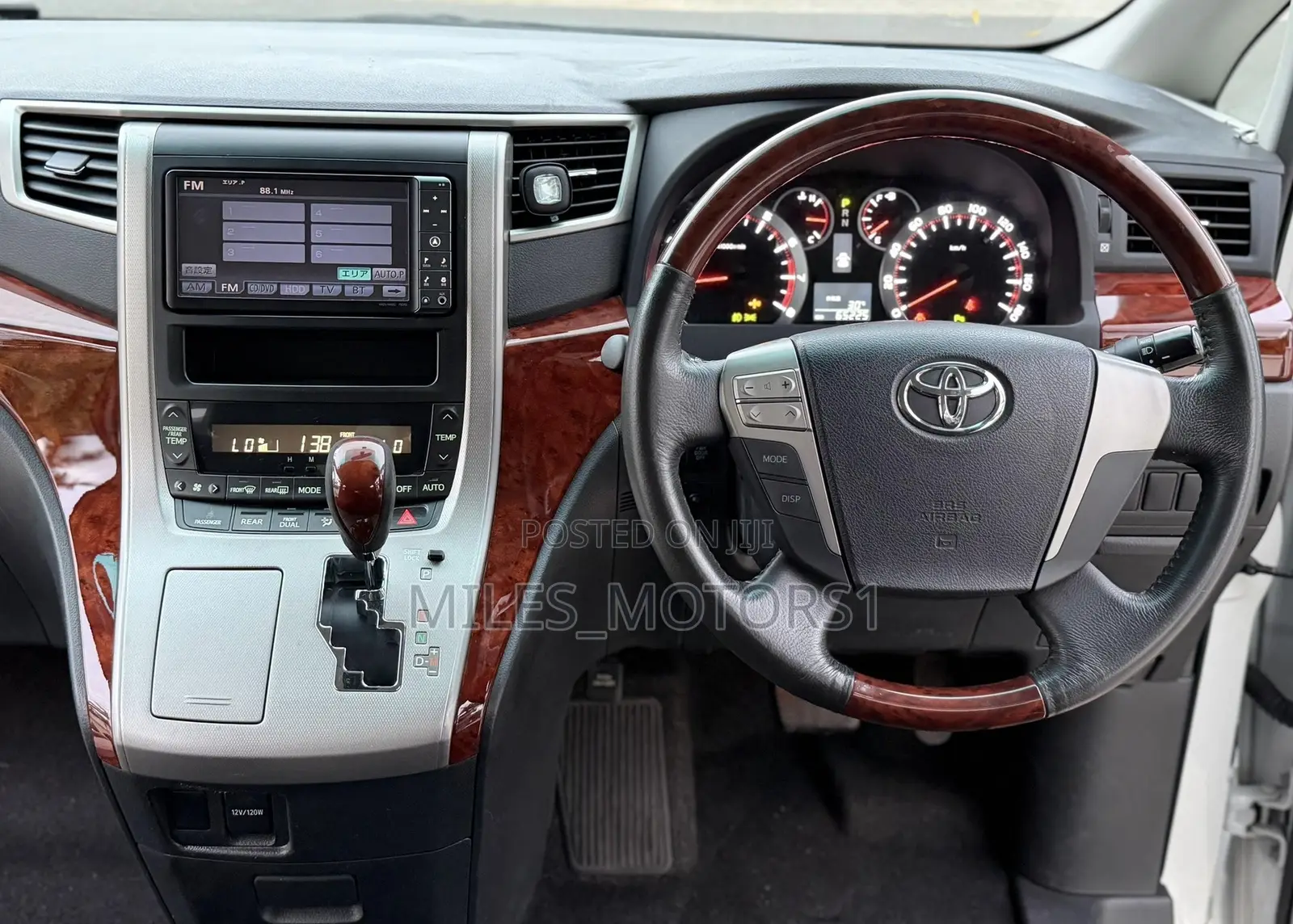 Toyota Vellfire 2010 White
