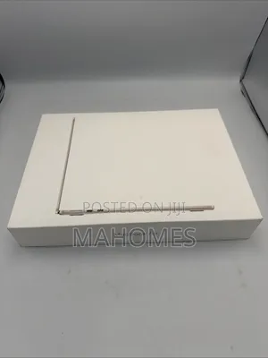 New Laptop Apple MacBook Air 2025 M4 13-inch 16GB Apple M4 SSD 256GB