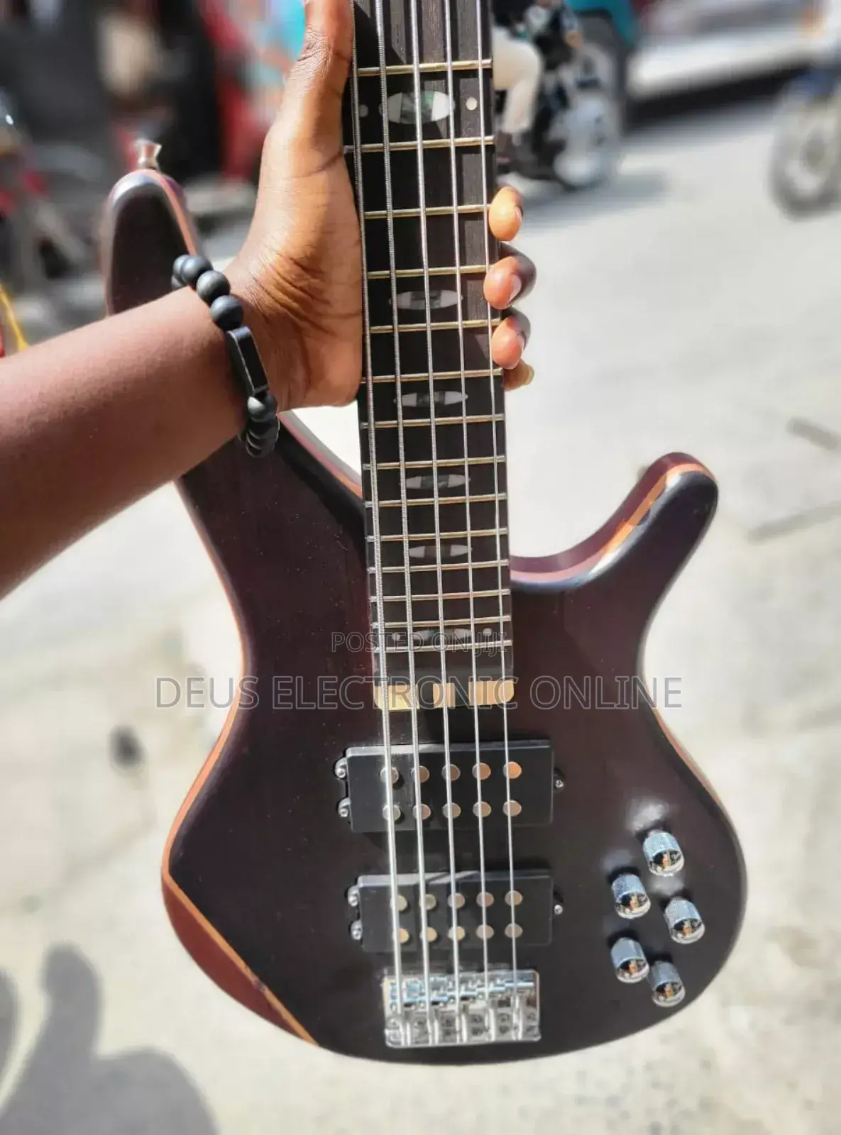 Guitar Ibanez 5 Strings Bass Active