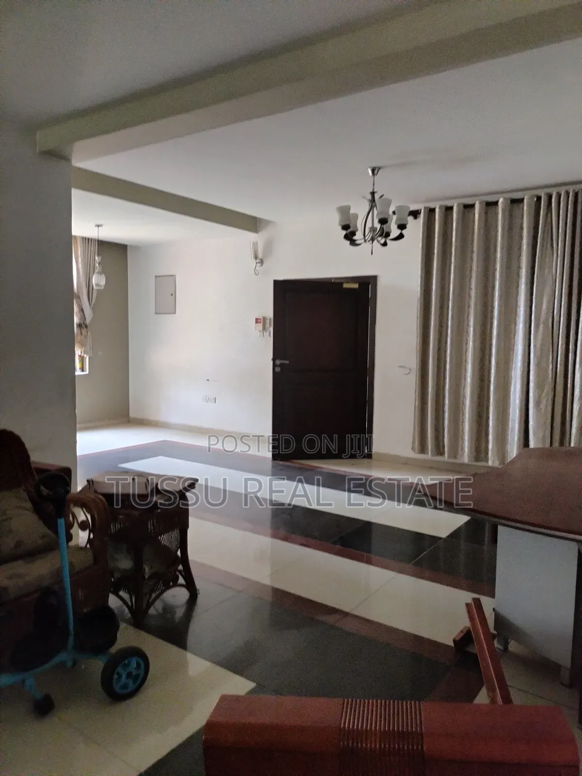3bdrm Apartment in Mikochen, Mikocheni for sale