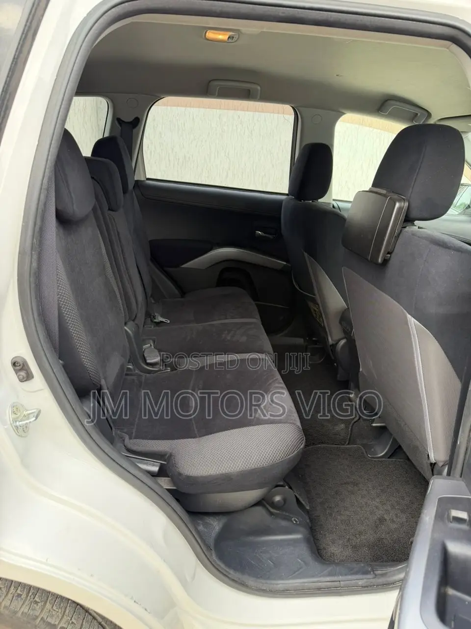 Mitsubishi Outlander 2010 White