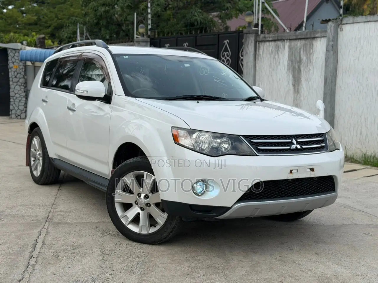 Mitsubishi Outlander 2010 White
