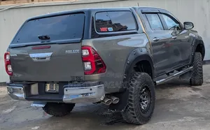 Toyota Hilux 2020 Gold