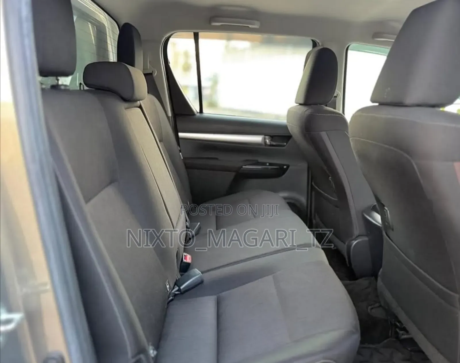 Toyota Hilux 2020 Gold