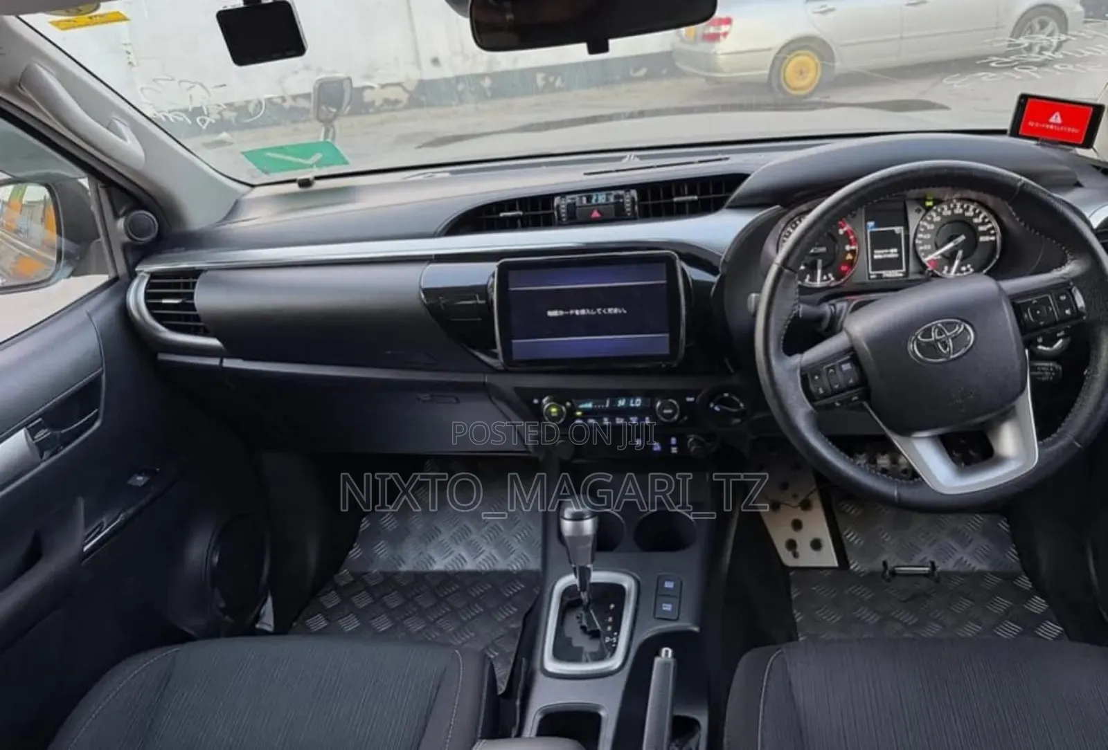 Toyota Hilux 2020 Gold