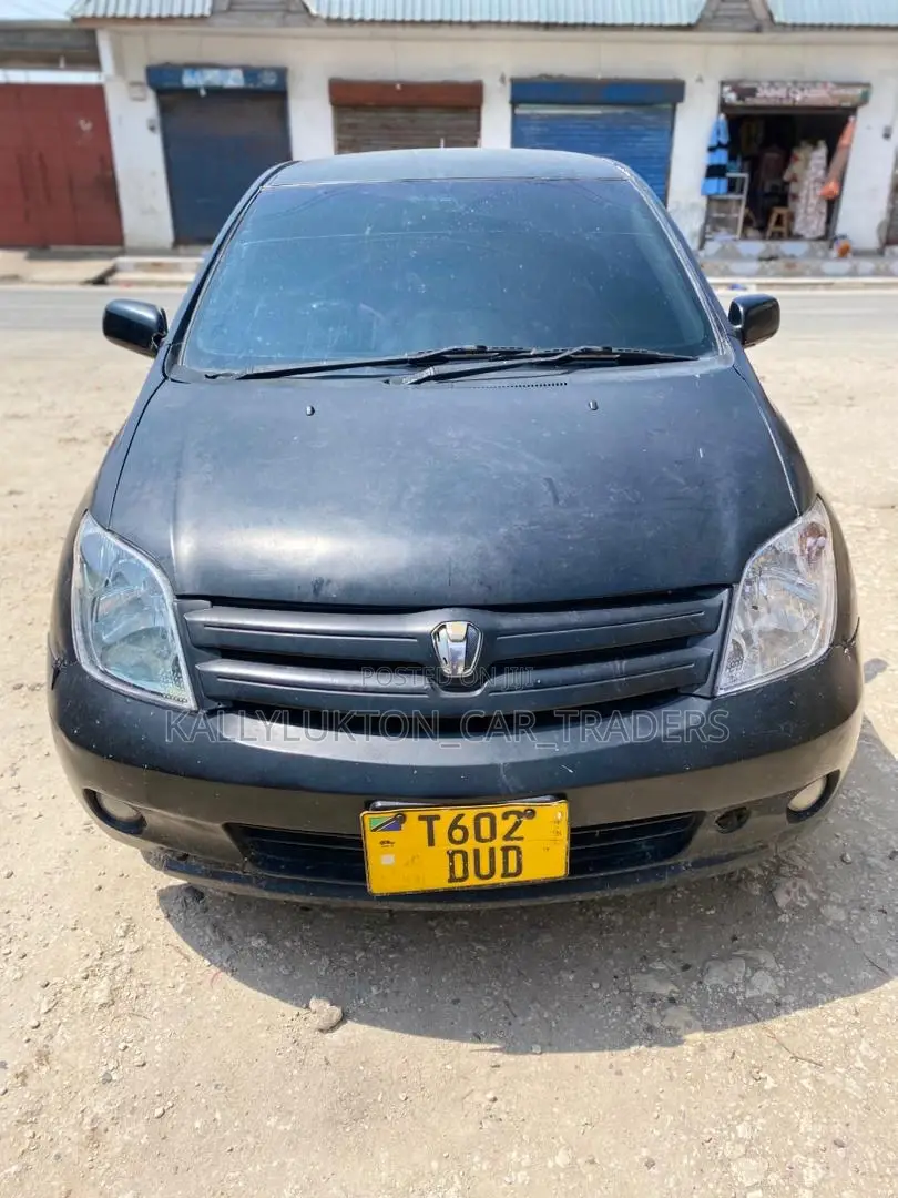 Toyota IST 2005 Black