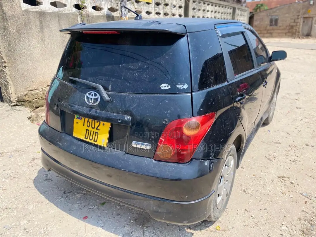 Toyota IST 2005 Black