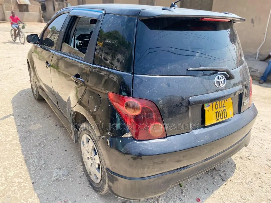 Toyota IST 2005 Black