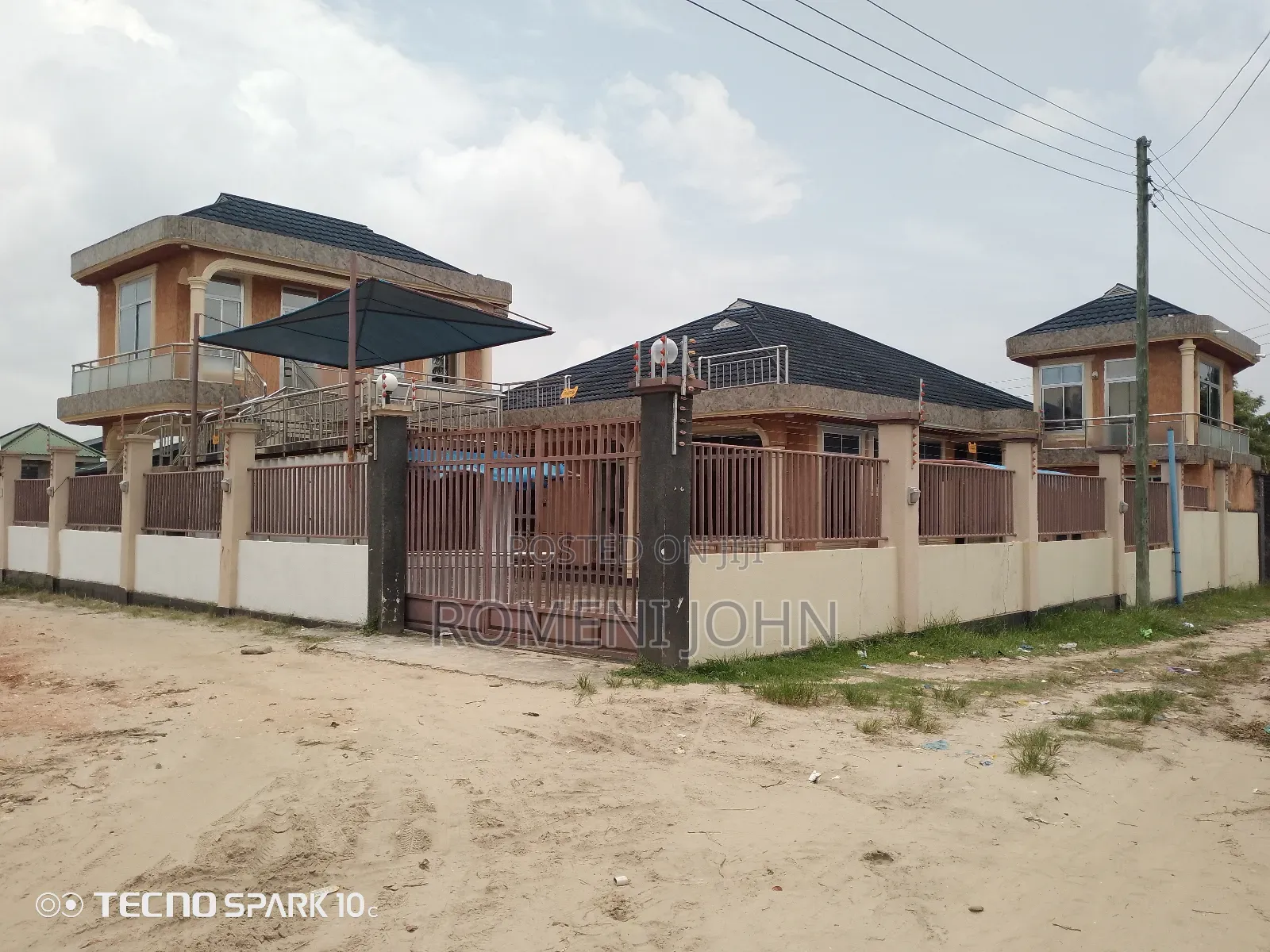 12bdrm House in Tanzania Daresalaam, Ilala for sale