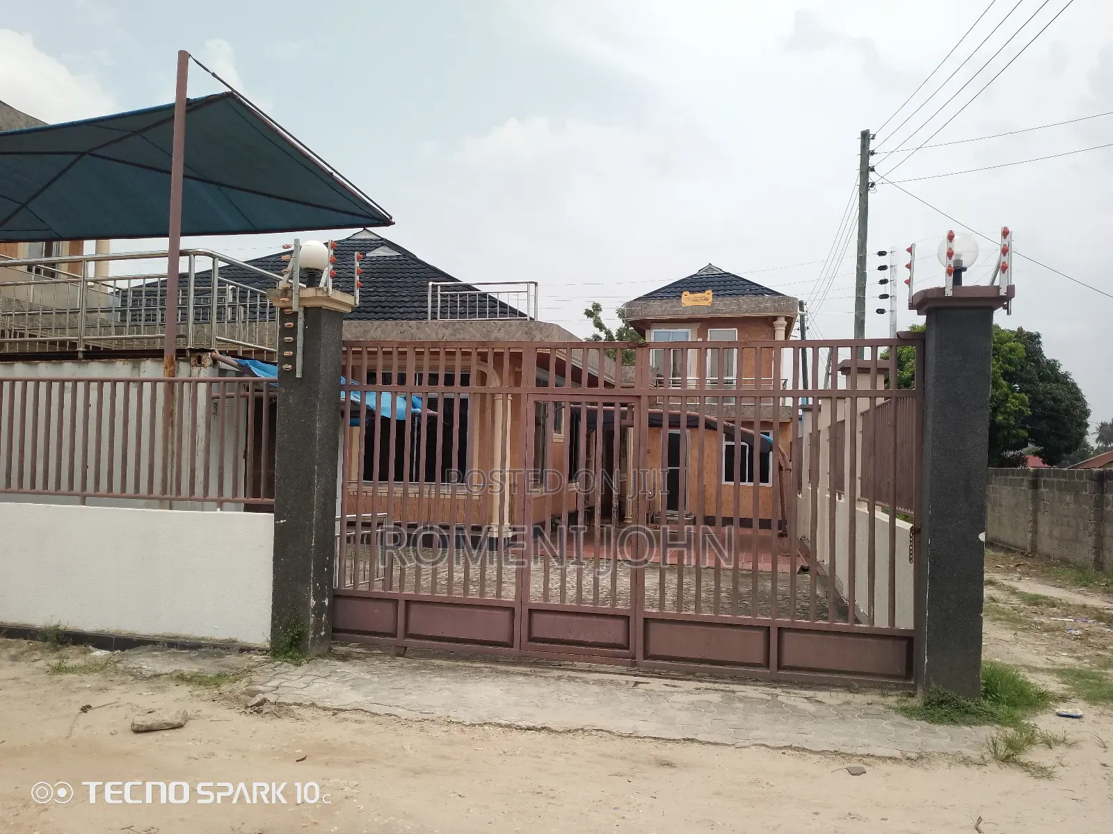 12bdrm House in Tanzania Daresalaam, Ilala for sale
