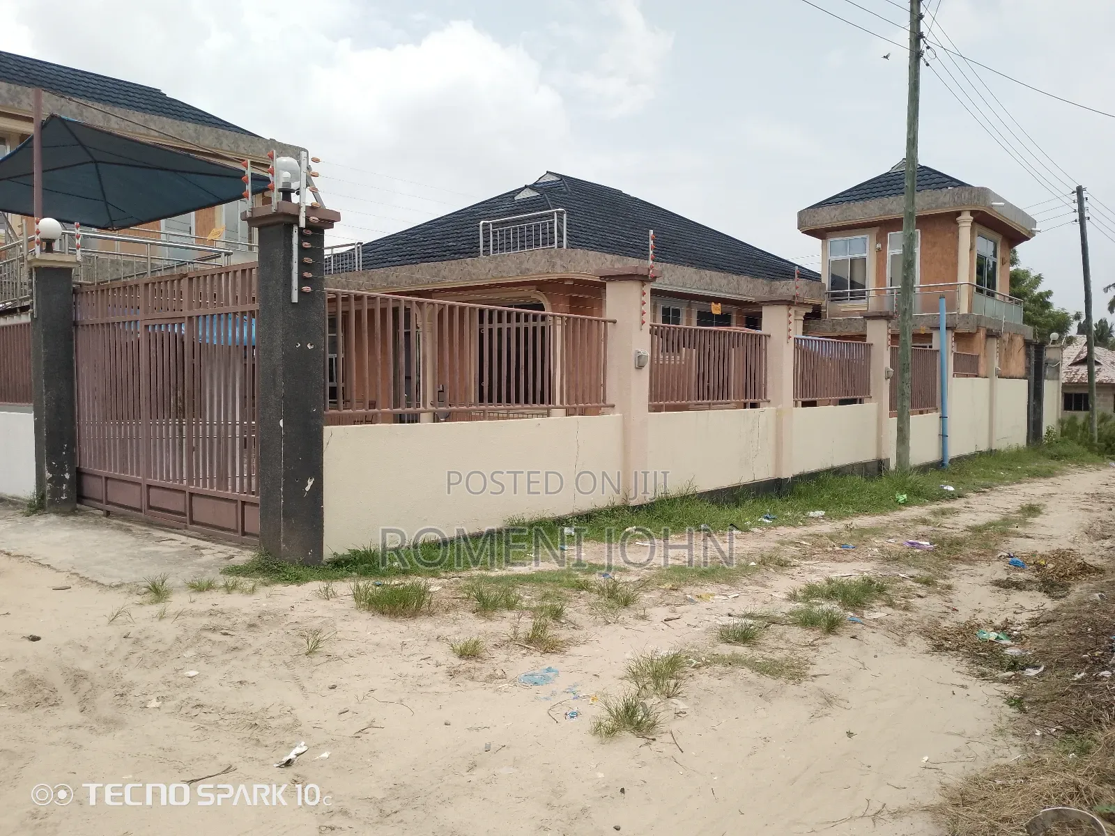 12bdrm House in Tanzania Daresalaam, Ilala for sale