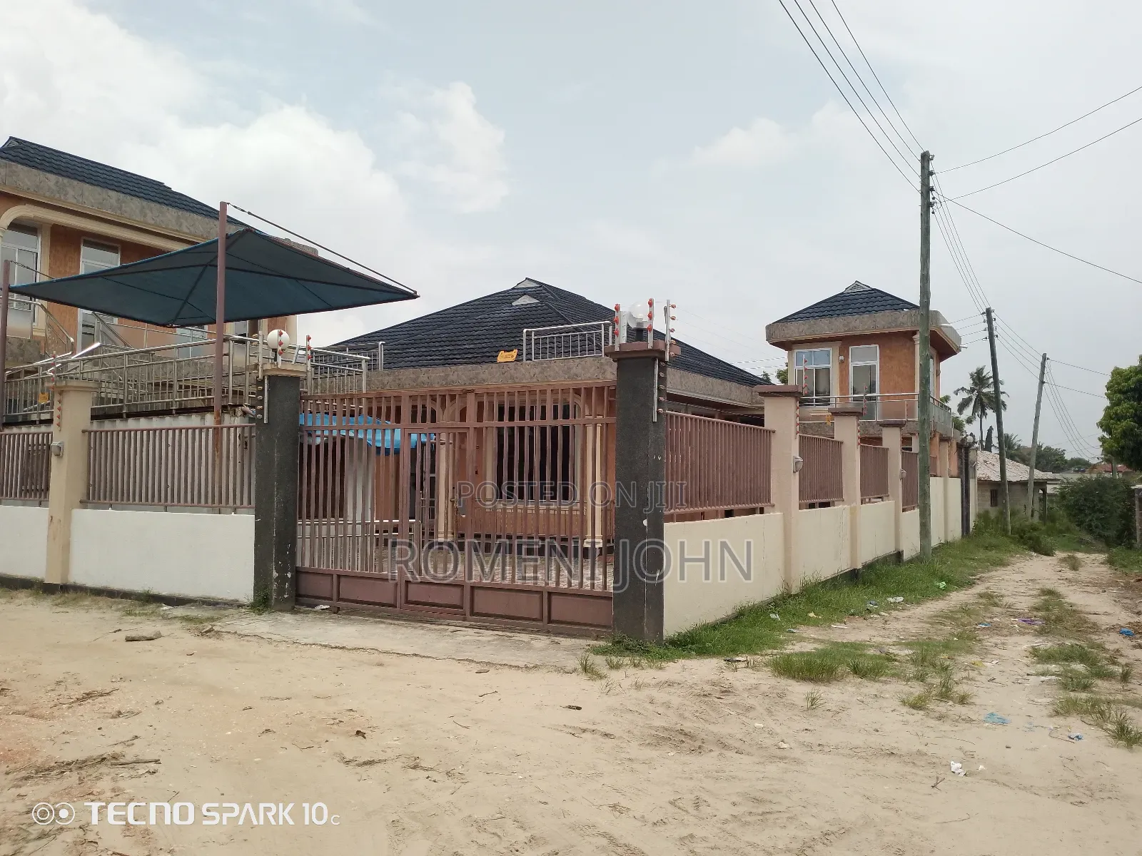 12bdrm House in Tanzania Daresalaam, Ilala for sale