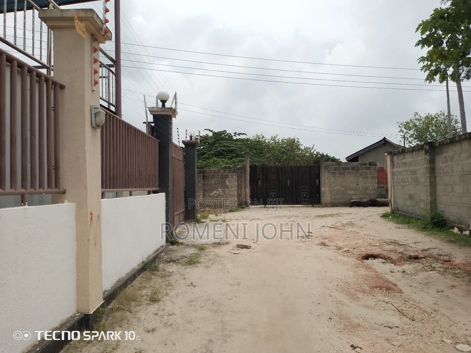 12bdrm House in Tanzania Daresalaam, Ilala for sale