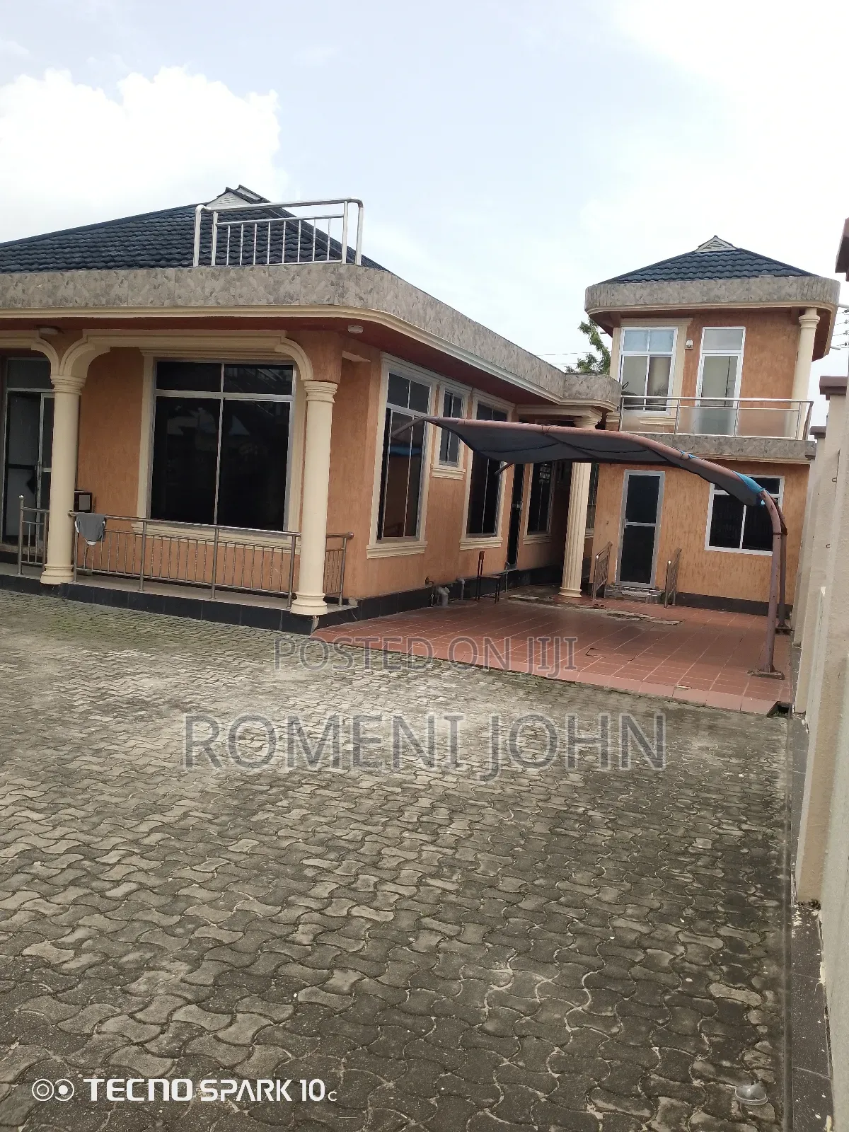 12bdrm House in Tanzania Daresalaam, Ilala for sale