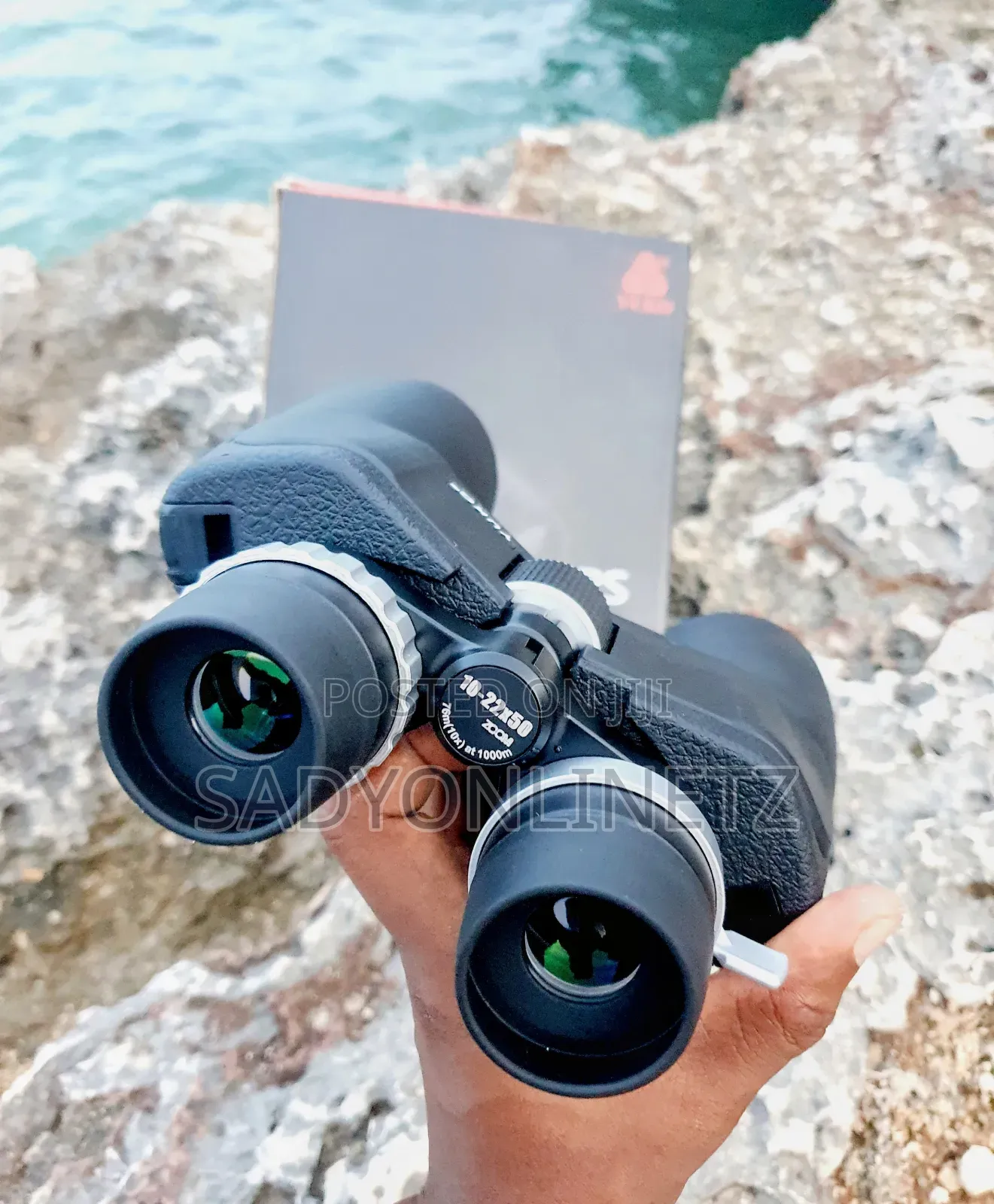 Yuko Binocular 10-22×50 Zoom