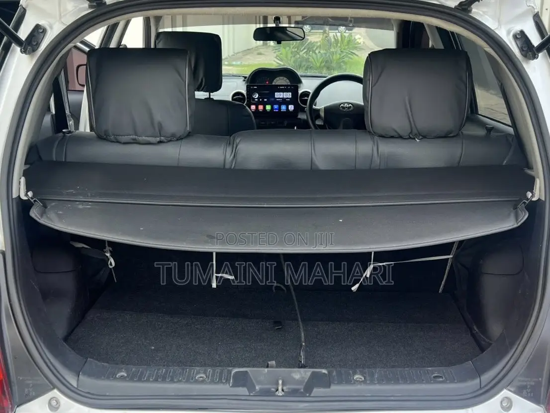 Toyota IST 2004 Silver