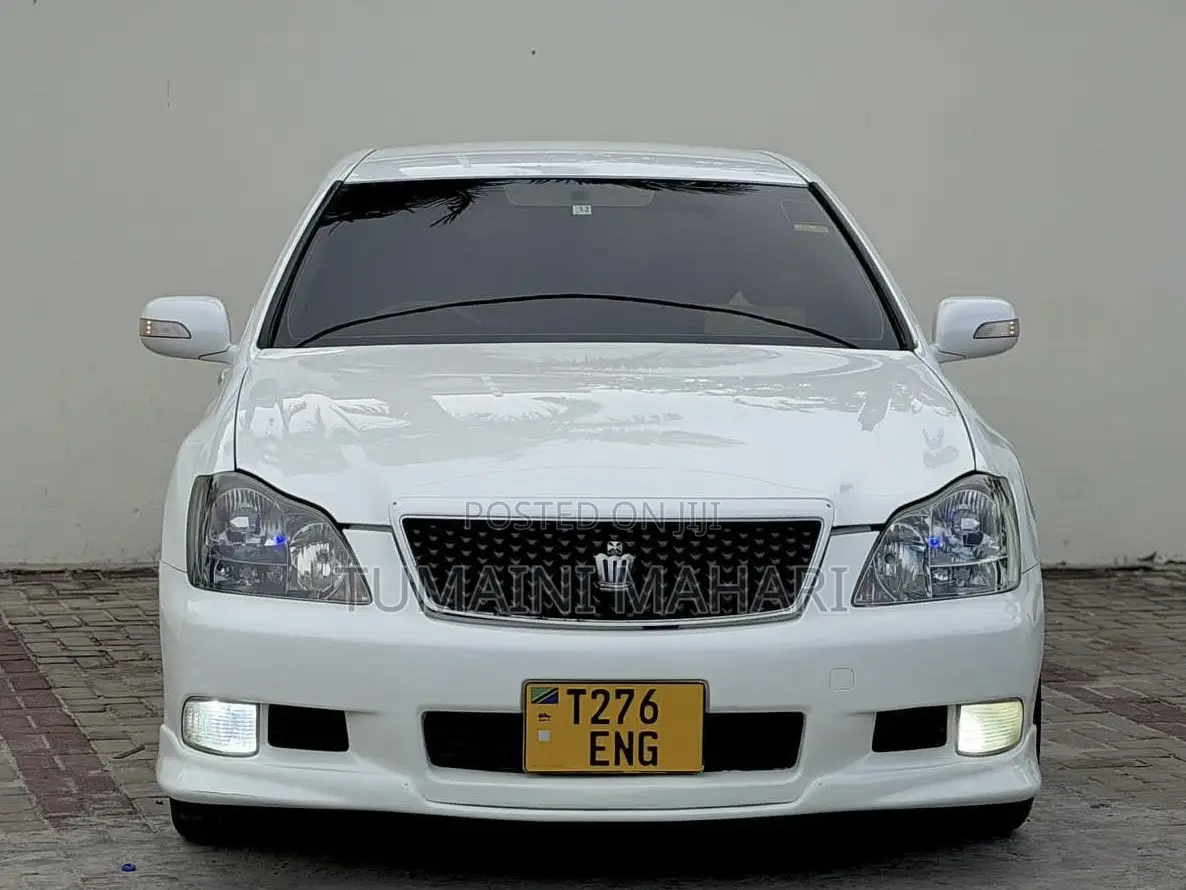 Toyota Crown 2006 White