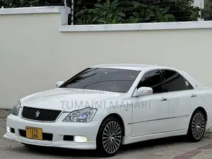 Toyota Crown 2006 White