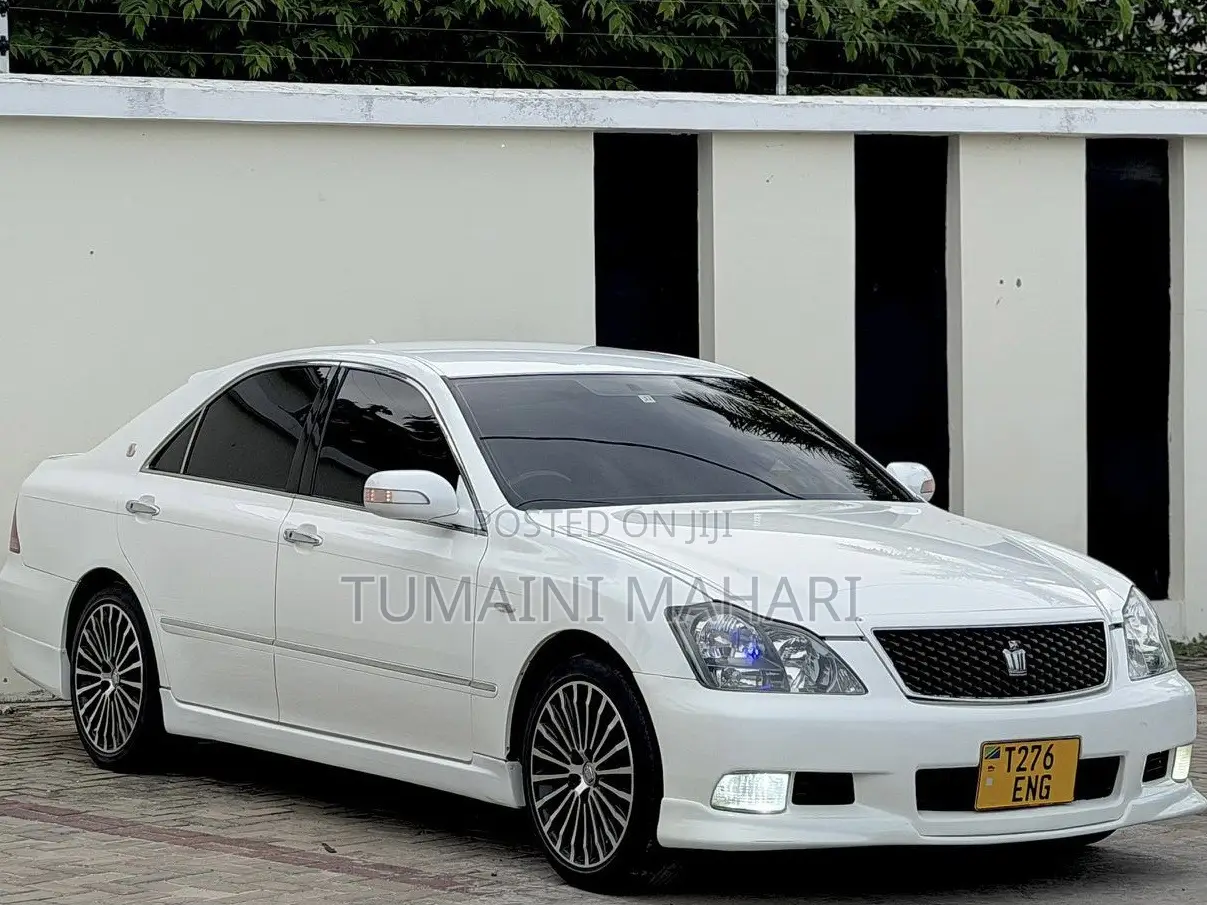 Toyota Crown 2006 White