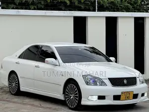 Toyota Crown 2006 White