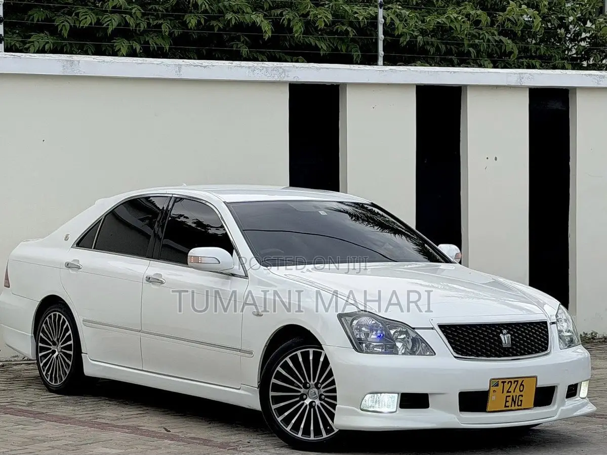 Toyota Crown 2006 White