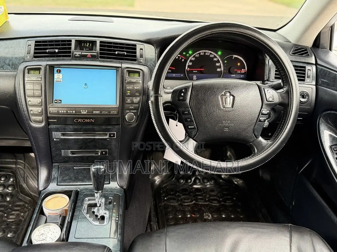 Toyota Crown 2006 White