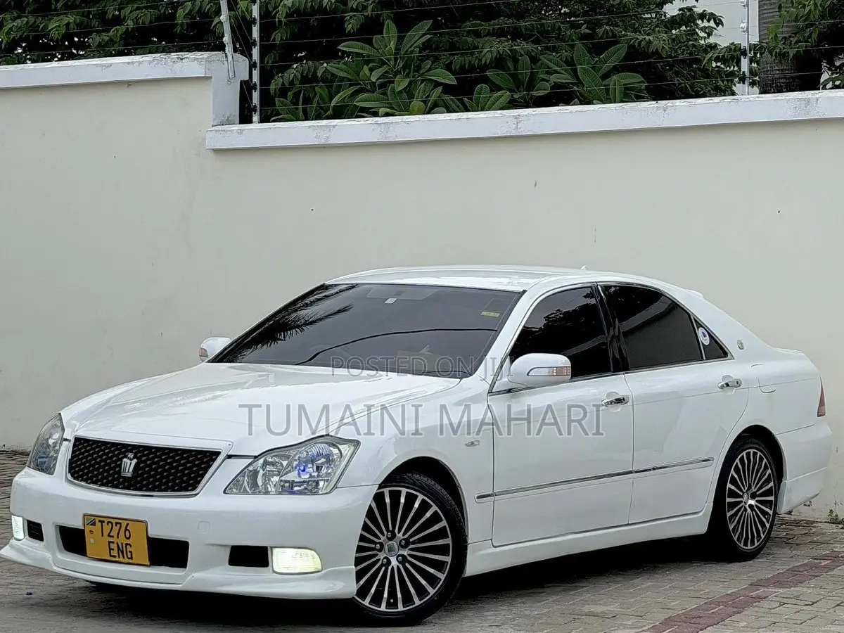 Toyota Crown 2006 White