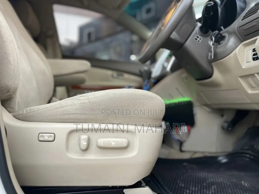 Toyota Harrier 2004 White