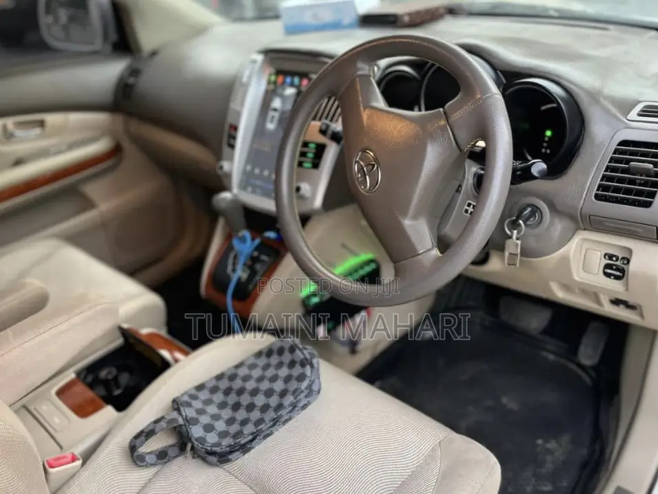 Toyota Harrier 2004 White