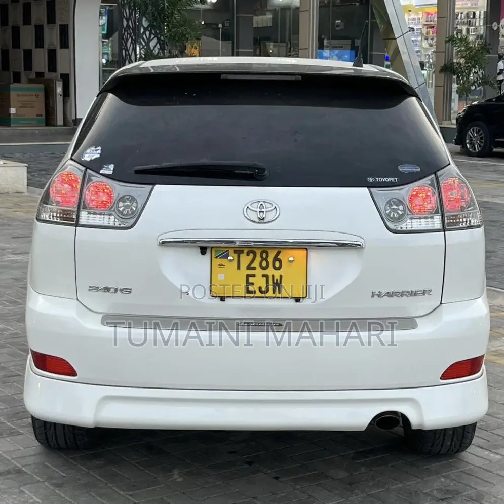 Toyota Harrier 2004 White