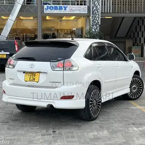 Toyota Harrier 2004 White
