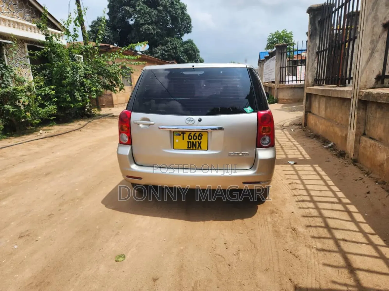 Toyota Raum 2007 Silver
