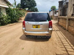 Toyota Raum 2007 Silver