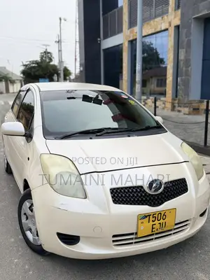 Toyota Vitz 2006 Gold