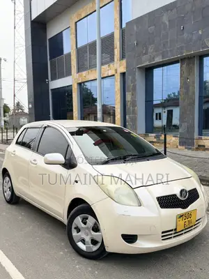 Toyota Vitz 2006 Gold