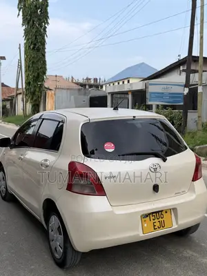 Toyota Vitz 2006 Gold