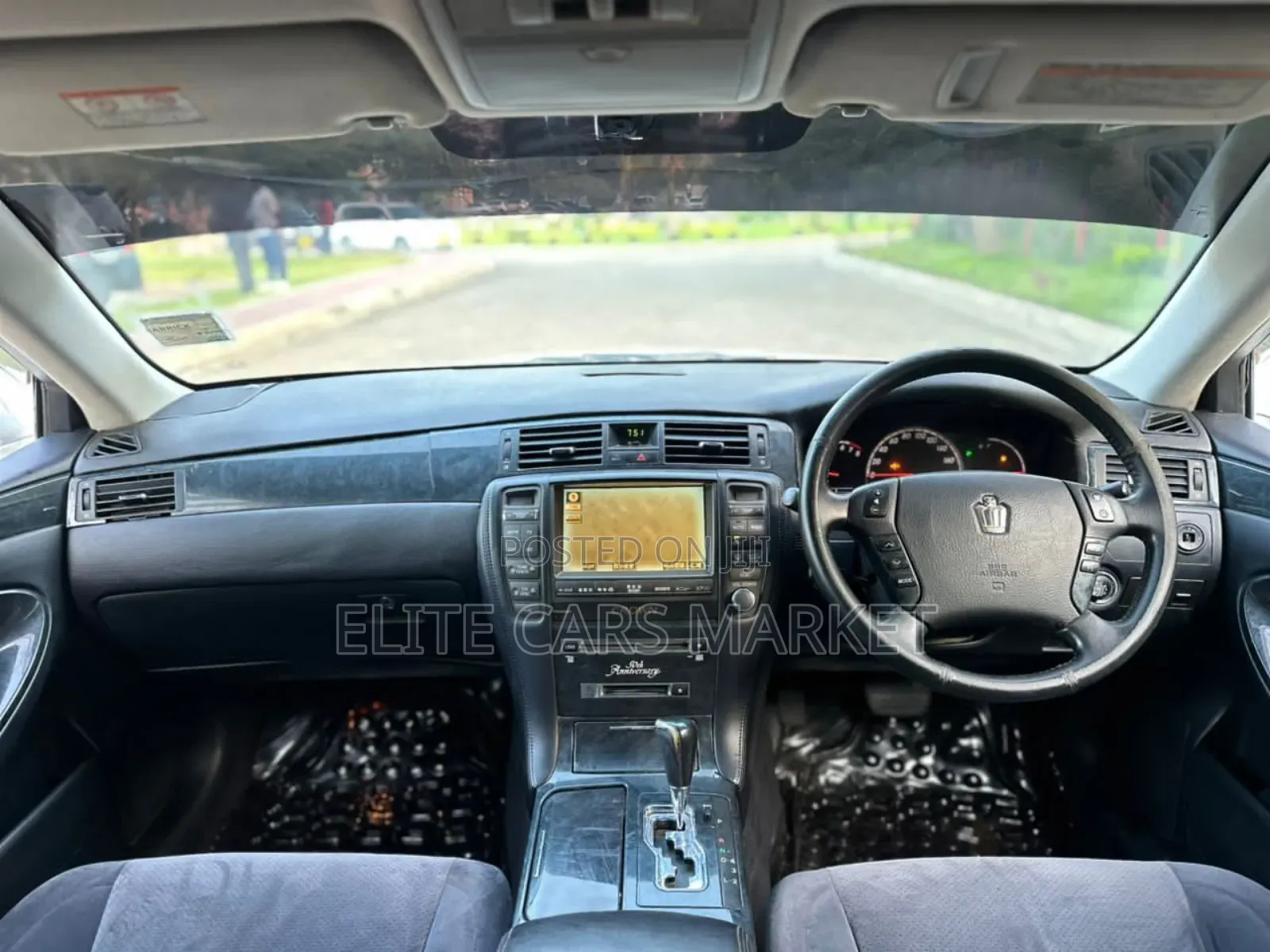 Toyota Crown Royale 2005 White