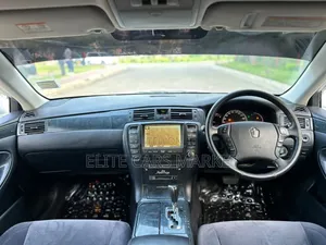 Toyota Crown Royale 2005 White