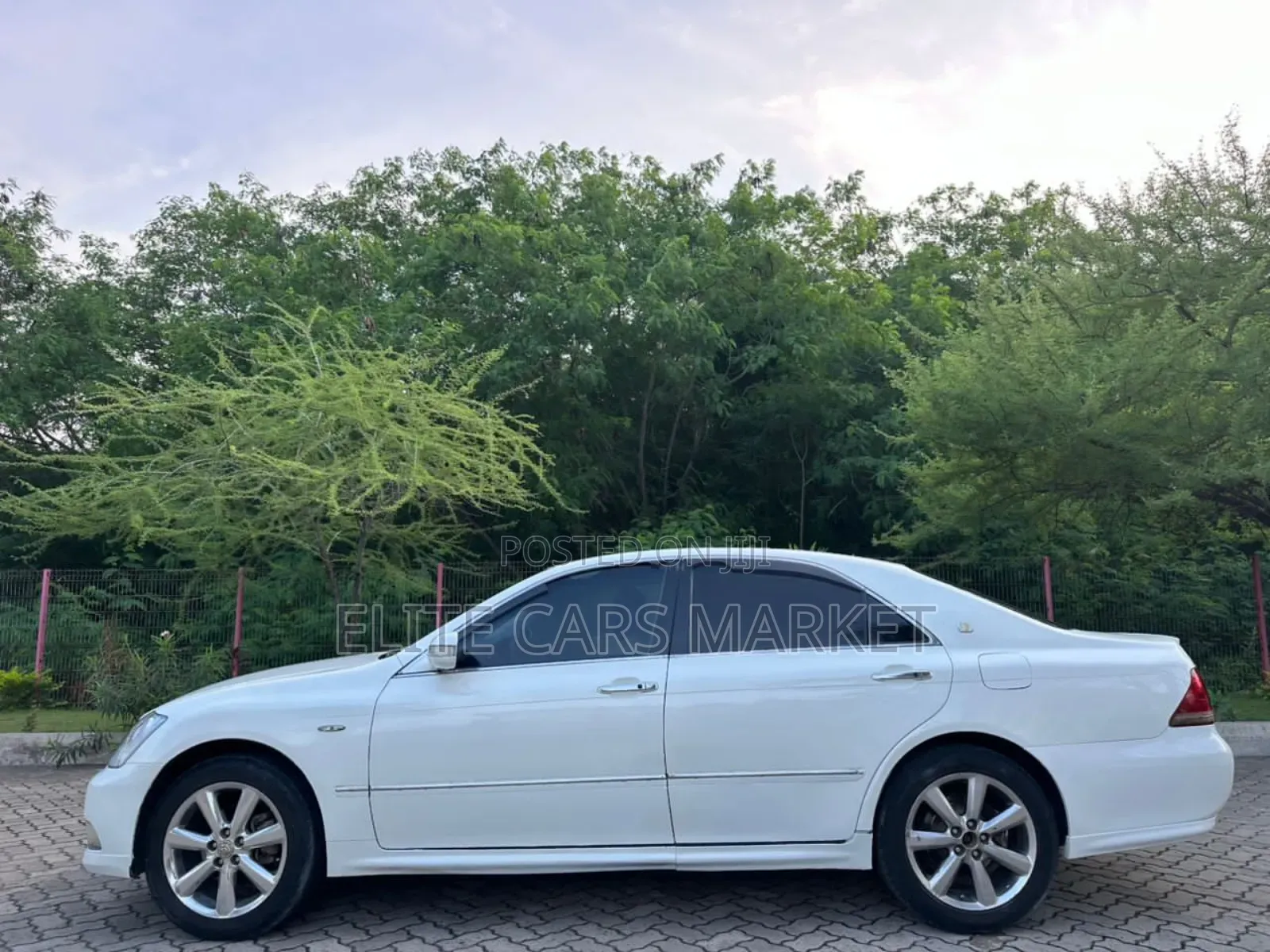 Toyota Crown Royale 2005 White