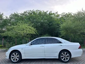 Toyota Crown Royale 2005 White