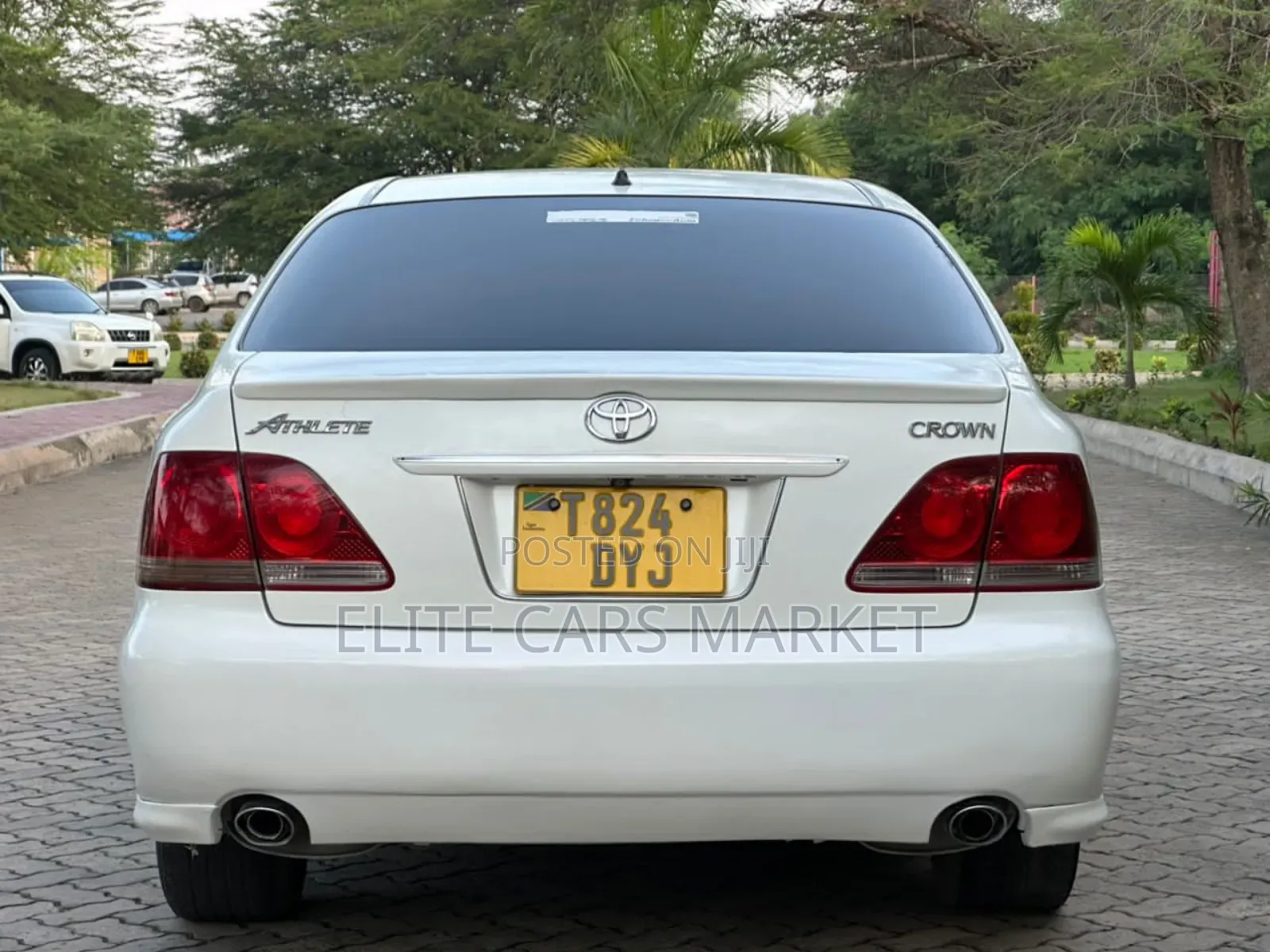 Toyota Crown Royale 2005 White