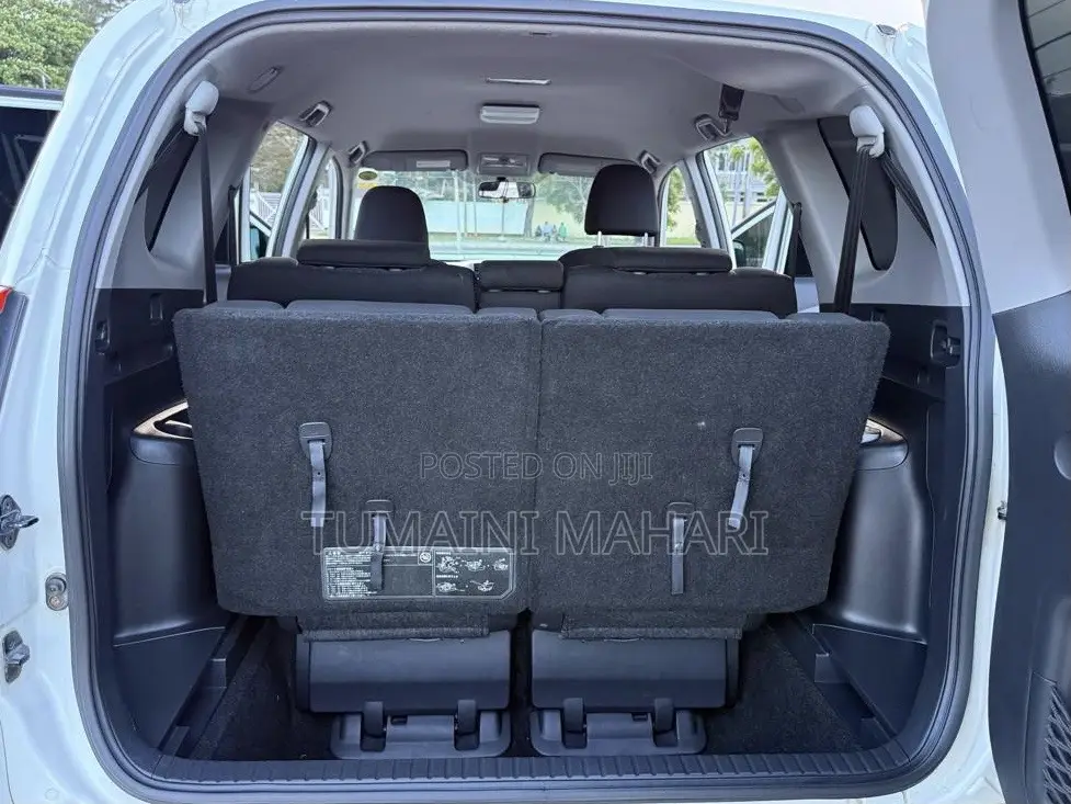 Toyota Vanguard 2012 White