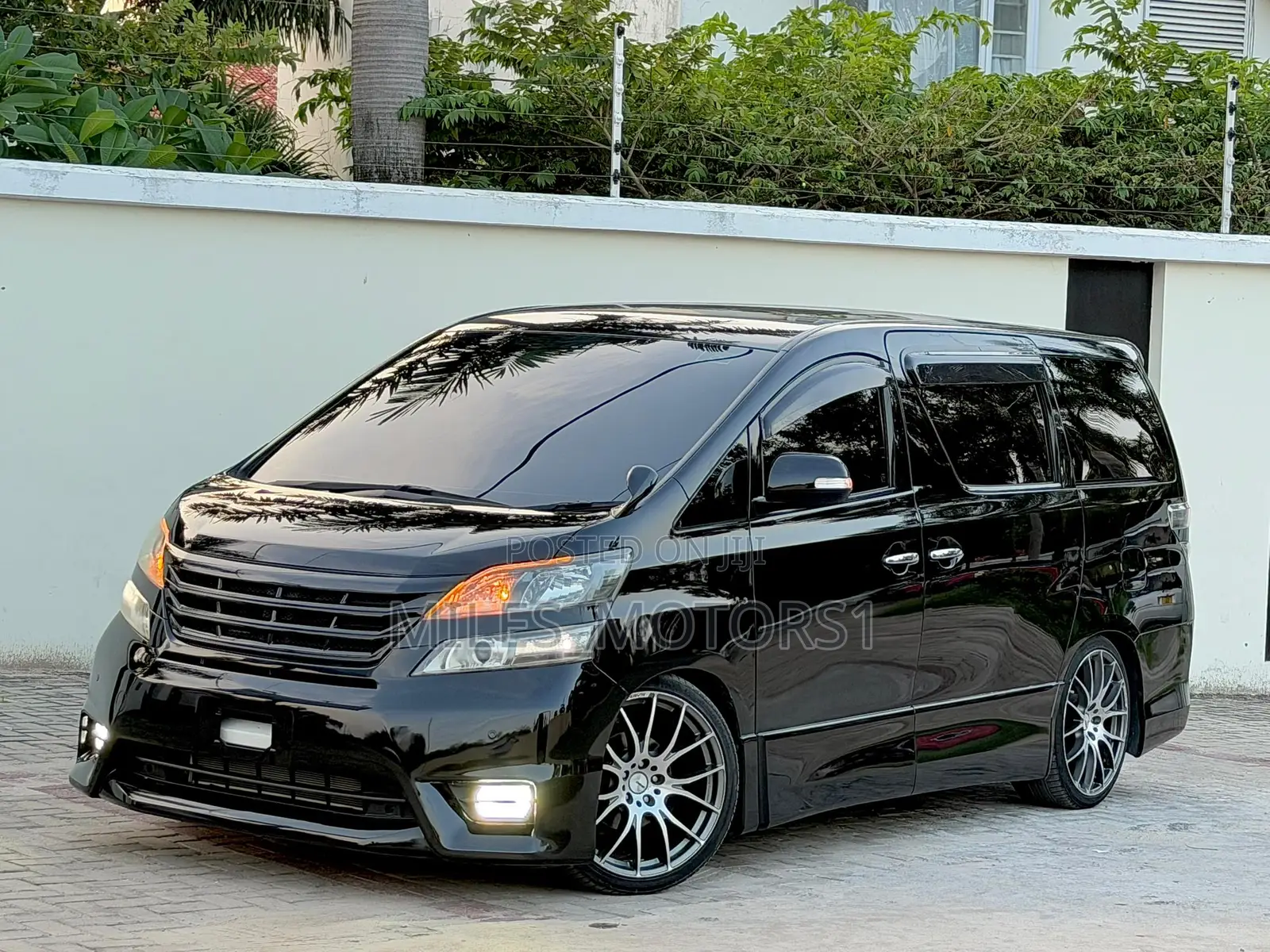 Toyota Vellfire 2011 Black