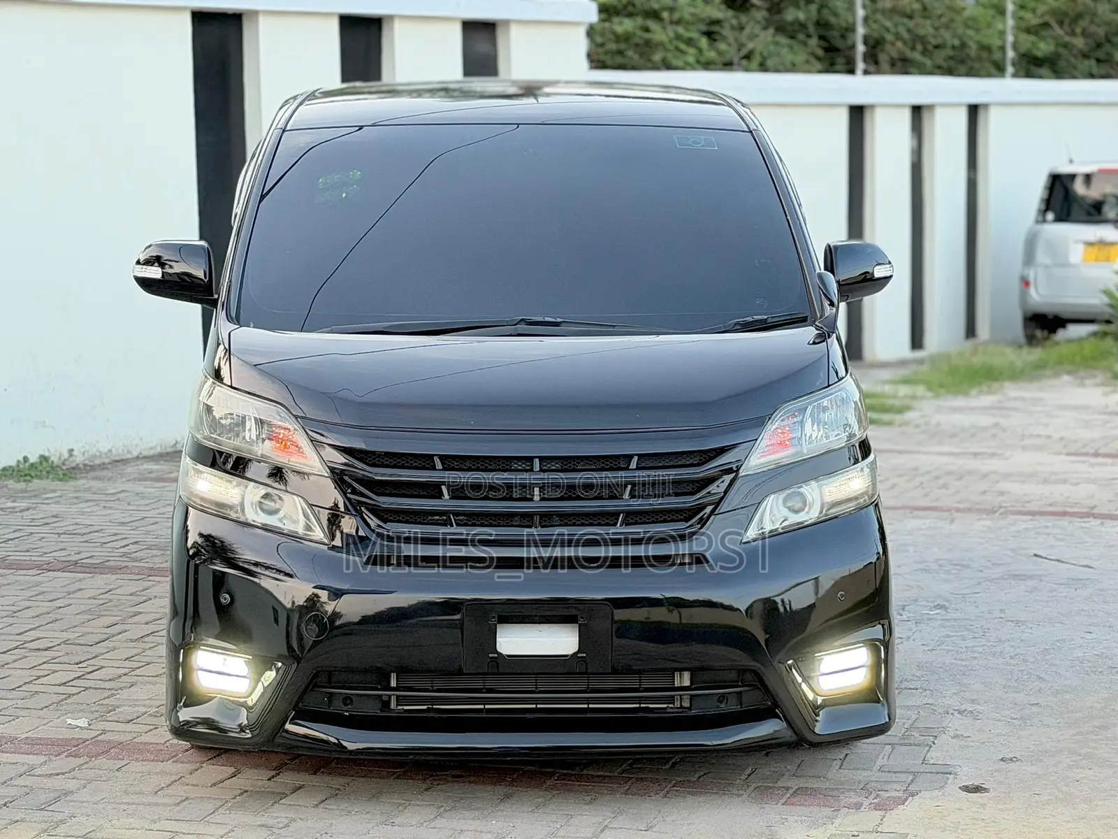 Toyota Vellfire 2011 Black