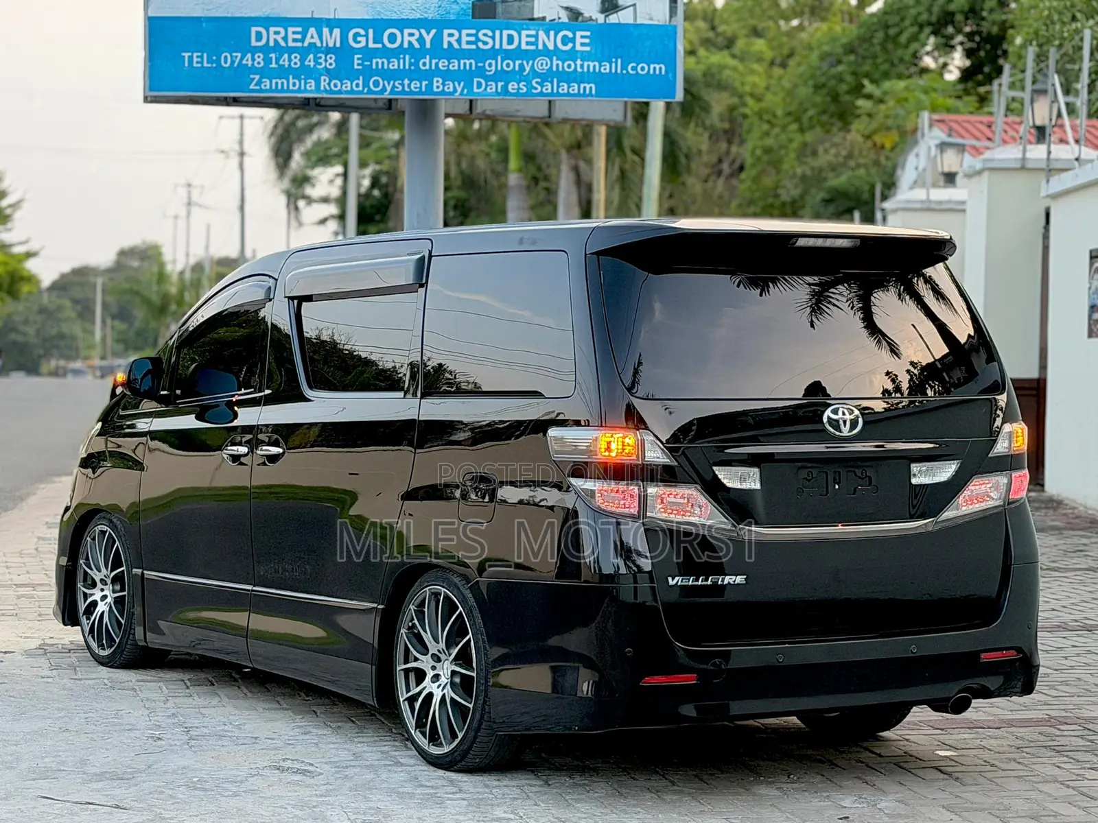 Toyota Vellfire 2011 Black