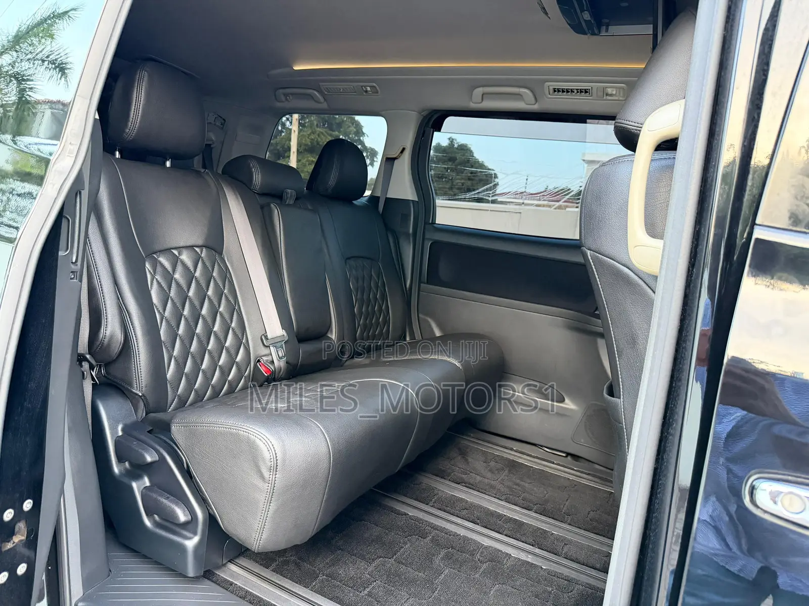 Toyota Vellfire 2011 Black