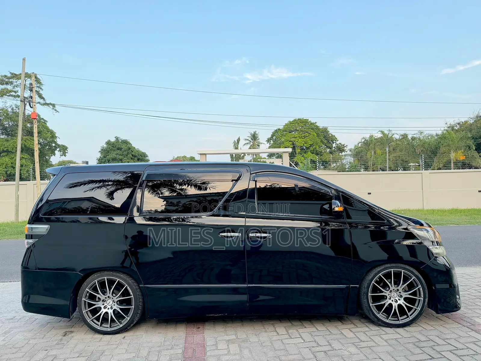 Toyota Vellfire 2011 Black