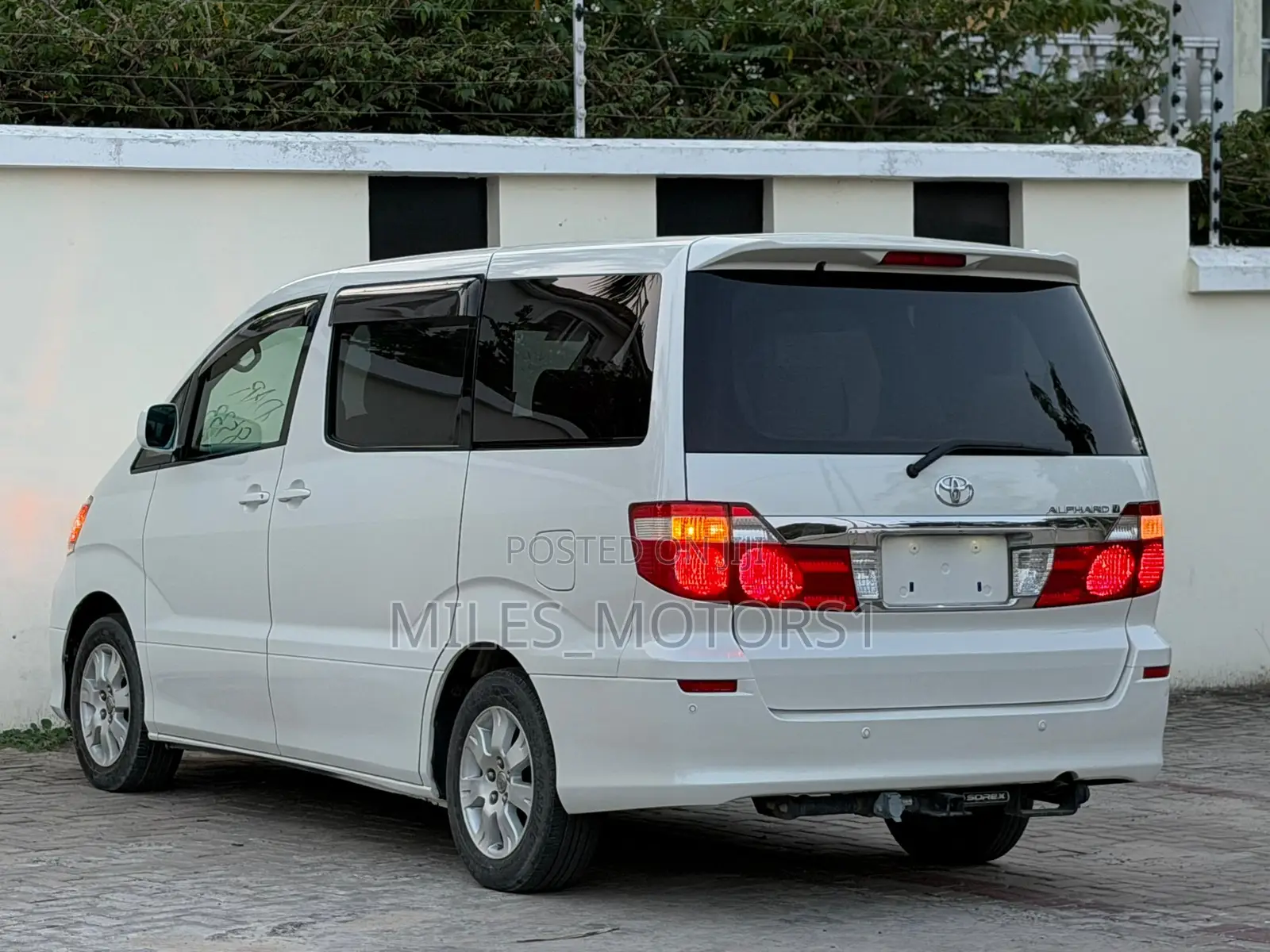 Toyota Alphard 2006 White
