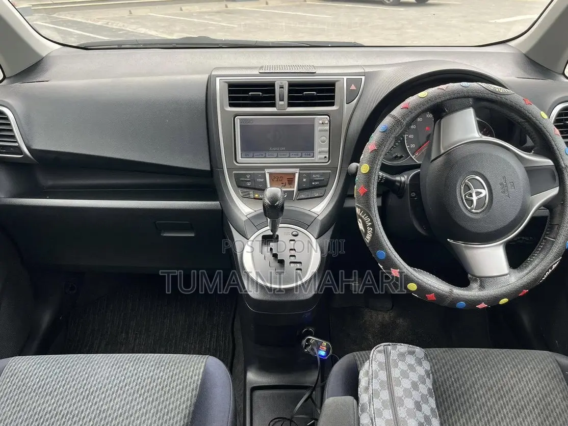 Toyota Ractis 2012 Blue